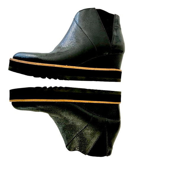 NEW Eileen Fisher Caddy Wedge Bootie in Black Embossed Leather - Picture 5 of 9